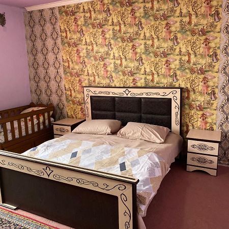 Friend'S House Rooms Near Airport Ghukasavan Bagian luar foto
