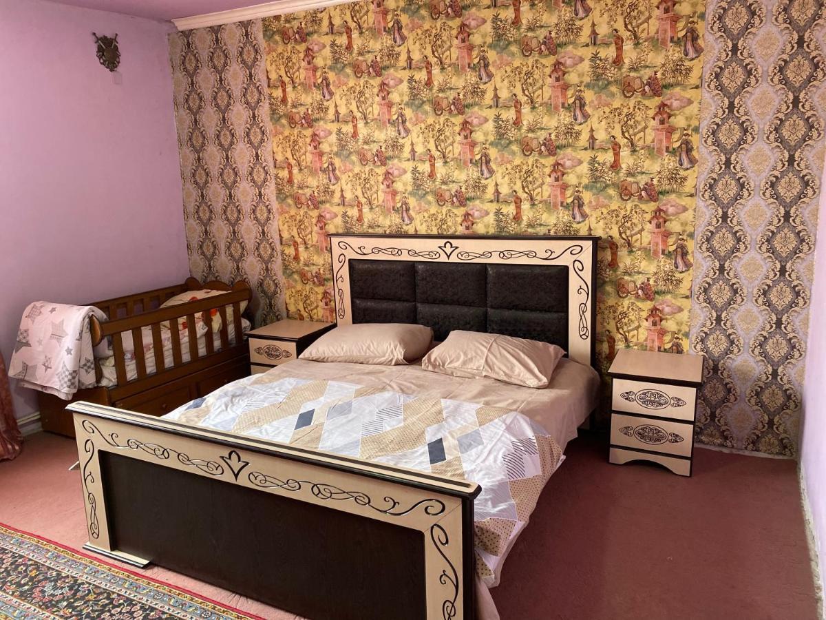 Friend'S House Rooms Near Airport Ghukasavan Bagian luar foto